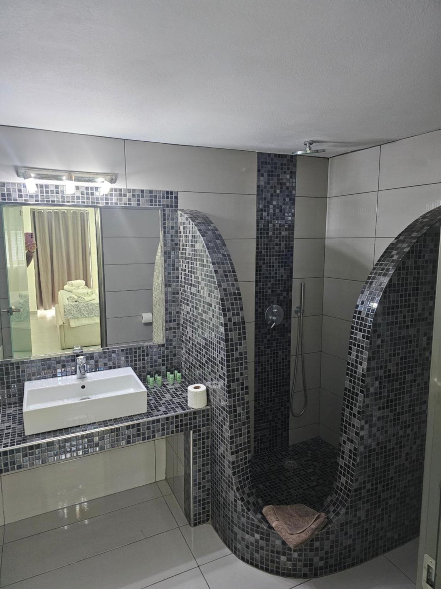 Apartamento Unique Leta Fira  Exterior foto